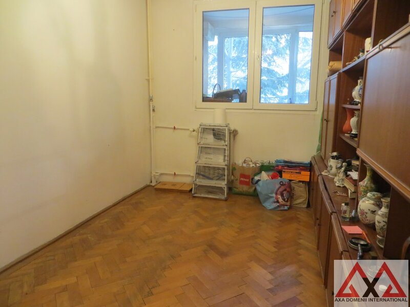 Titan, metrou Nicolae Grigorescu, apartament 4 camere, etaj 1, bloc H.