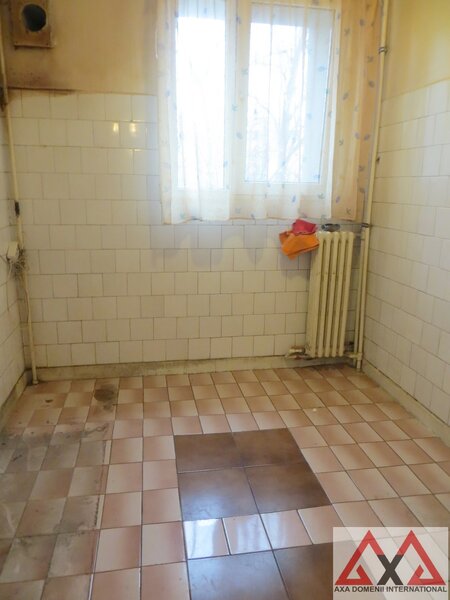 Titan, metrou Nicolae Grigorescu, apartament 4 camere, etaj 1, bloc H.